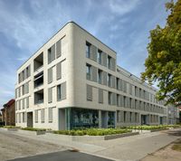 Aussenaufnahme Mehrfamilienhaus mit Gewerbe in Dessau